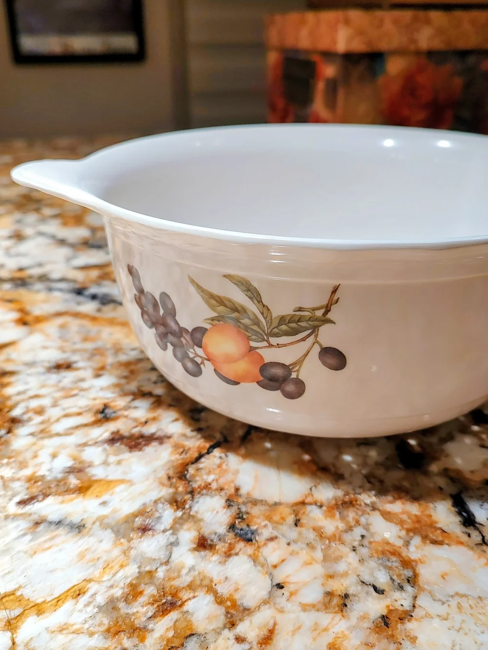 White Ashberry Melamine strainer W Peach Floral Design, vintage.